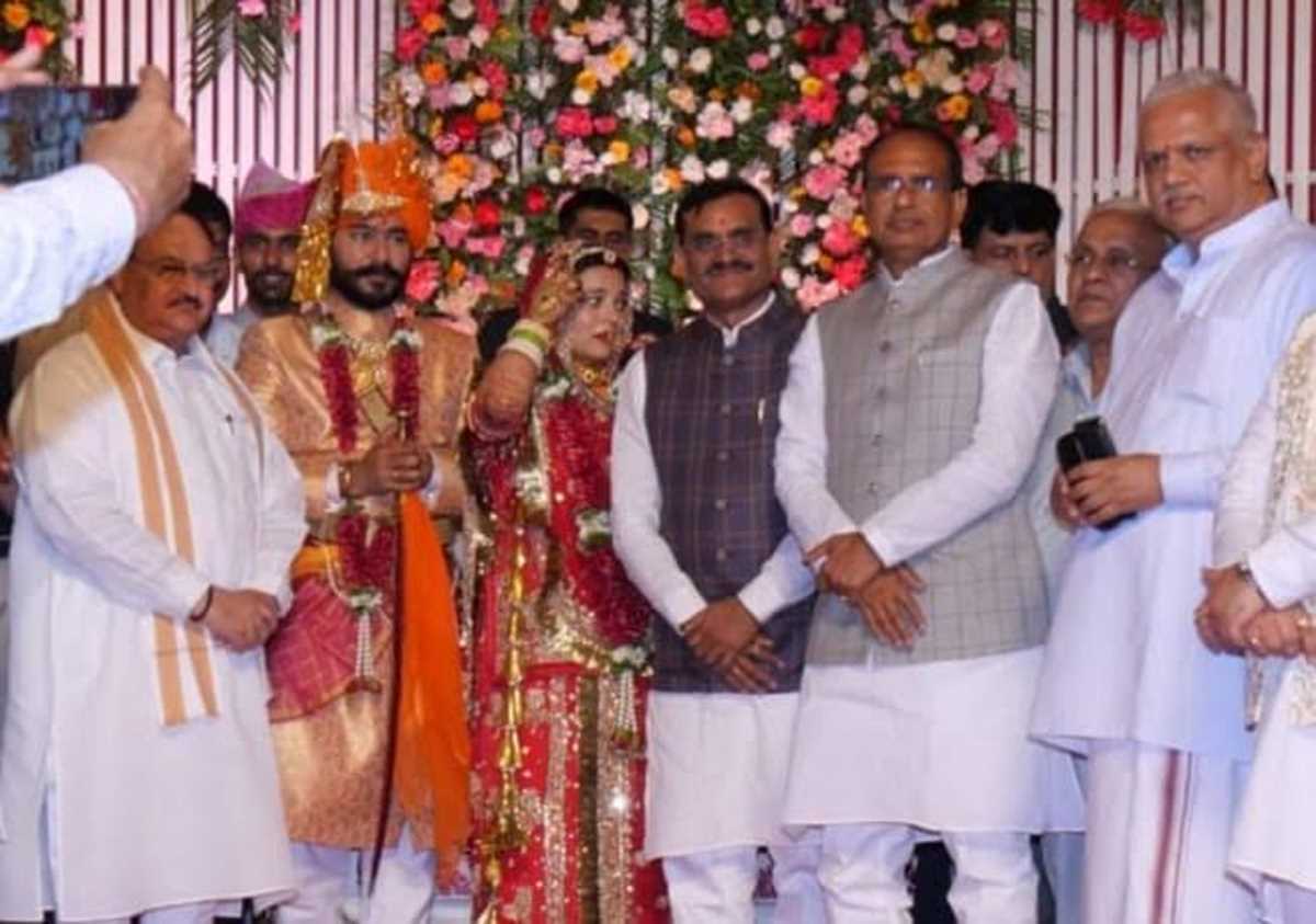 केन्द्रीय मंत्री नरेन्द्र सिंह तोमर की सुपुत्री के विवाह समारोह में शामिल हुईं ये हस्तियां